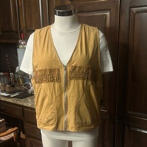 Vintage Revelation Sz L Khaki Zip-Up Hunting Vest w Game Pouch at Rear GVC